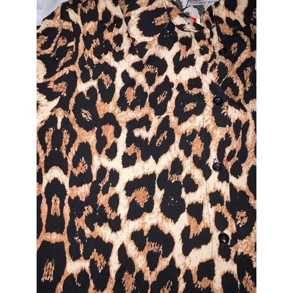 Big Dart Blouse -‎ NWT! - Size M - Cool Leopard Print - Picture 3 of 7